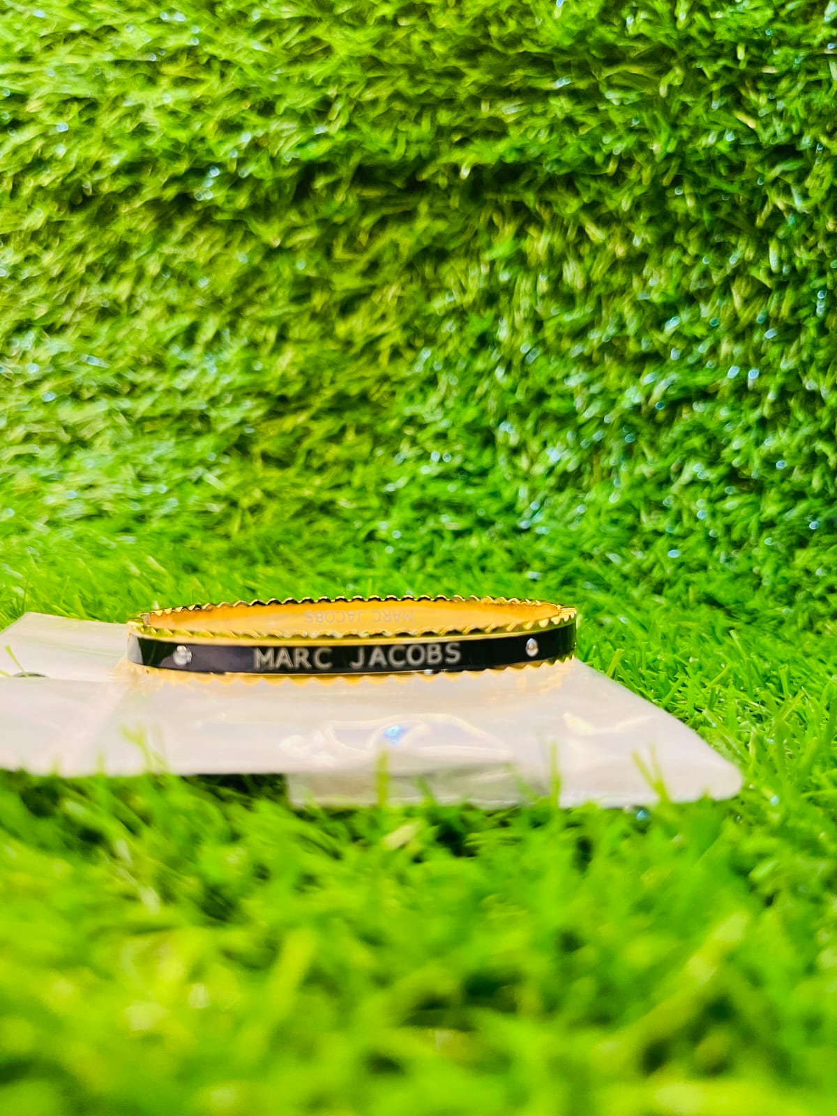 MARC JACOBS