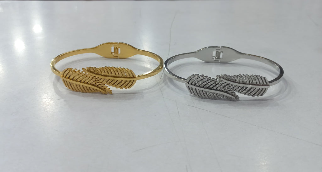 Leaf Design Metallic Waist Belt