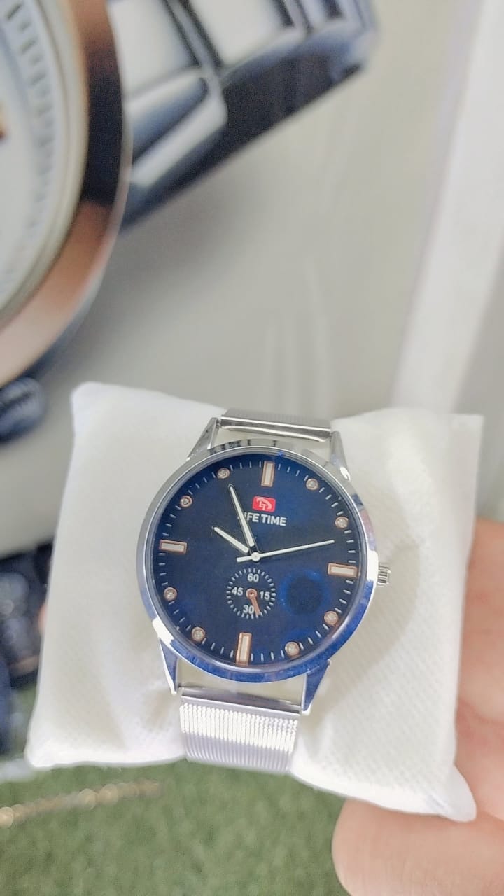 Lifetime Classic Mesh Black Dial