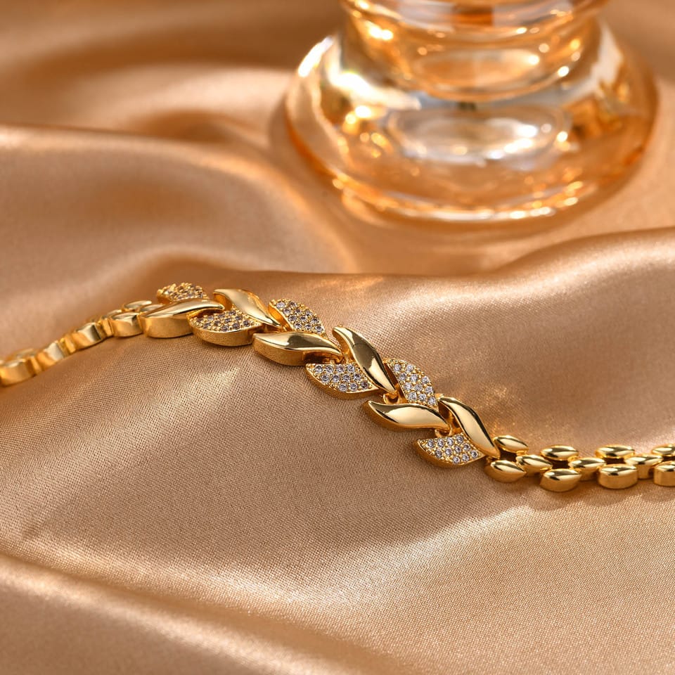 💫Leafy Elegance Gold Bracelet✨